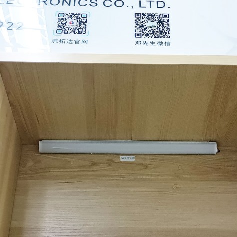 90 degree right angle cabinet light/closet light